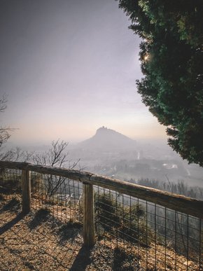 Blick vom Montericco auf die Rocca