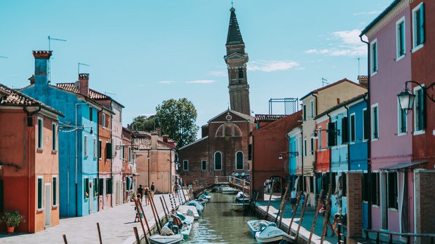 Burano mit schiefem Campanile