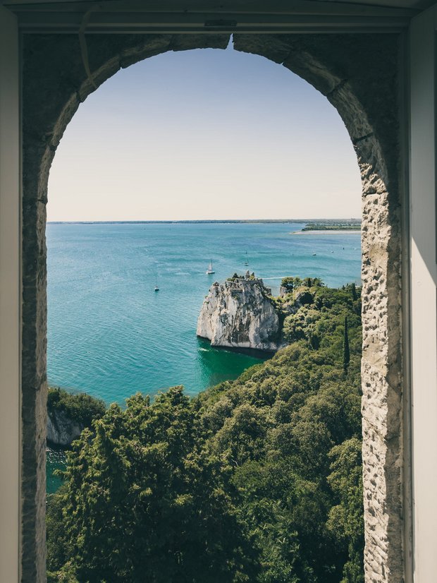 Blick aus Schloss Duino auf die duineser Bucht