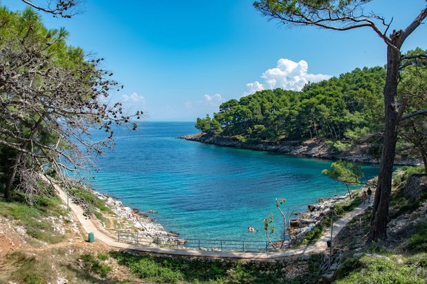 Eine Bucht schöner als die andere Malerische Bucht auf Cres