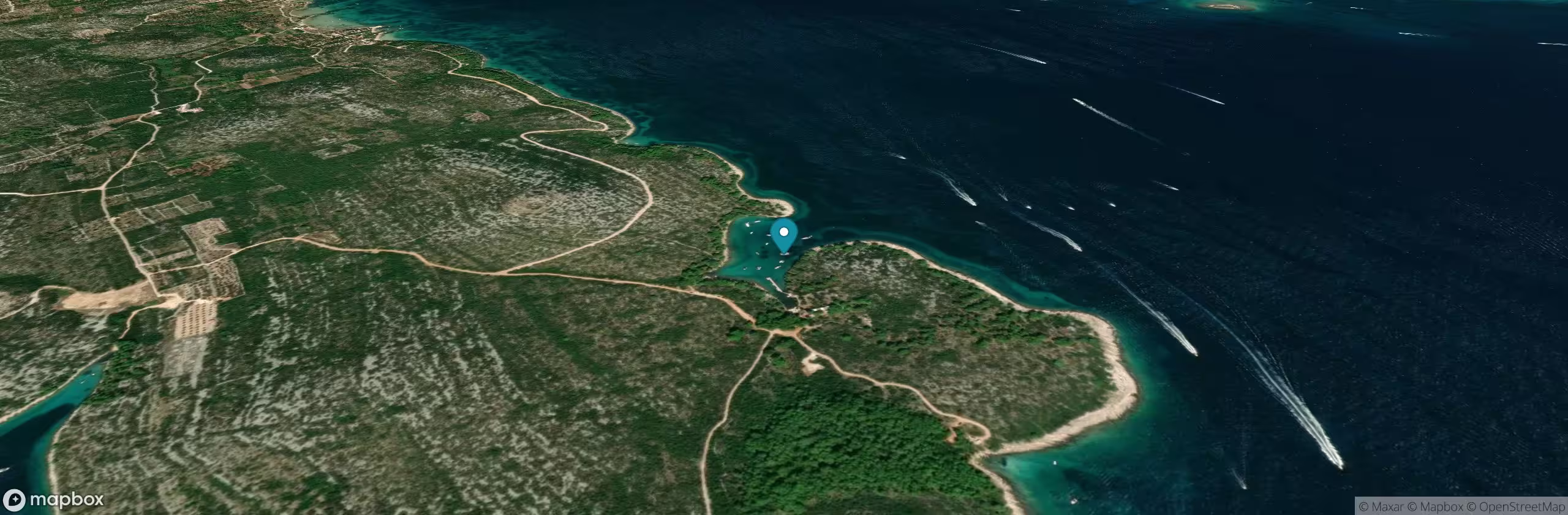 Zaklopica Bay