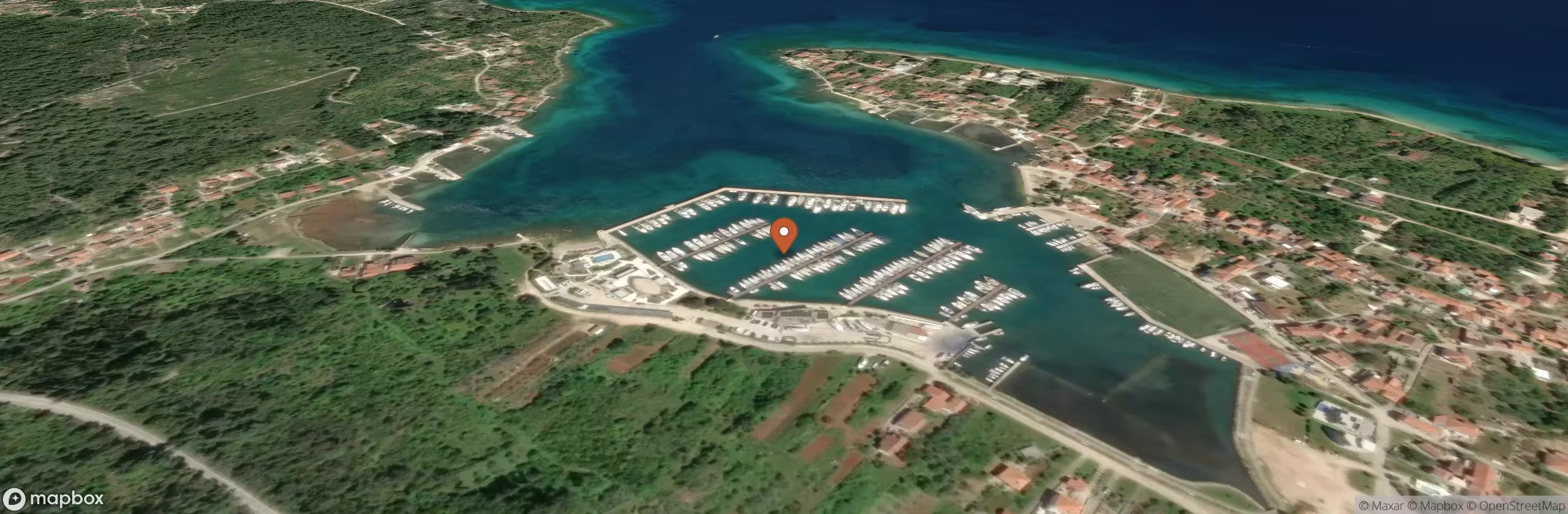 Sutomiscica Bay