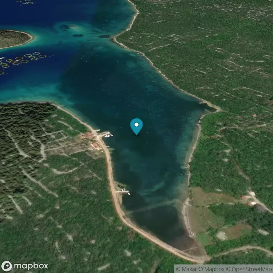 Soline Bay, Iz