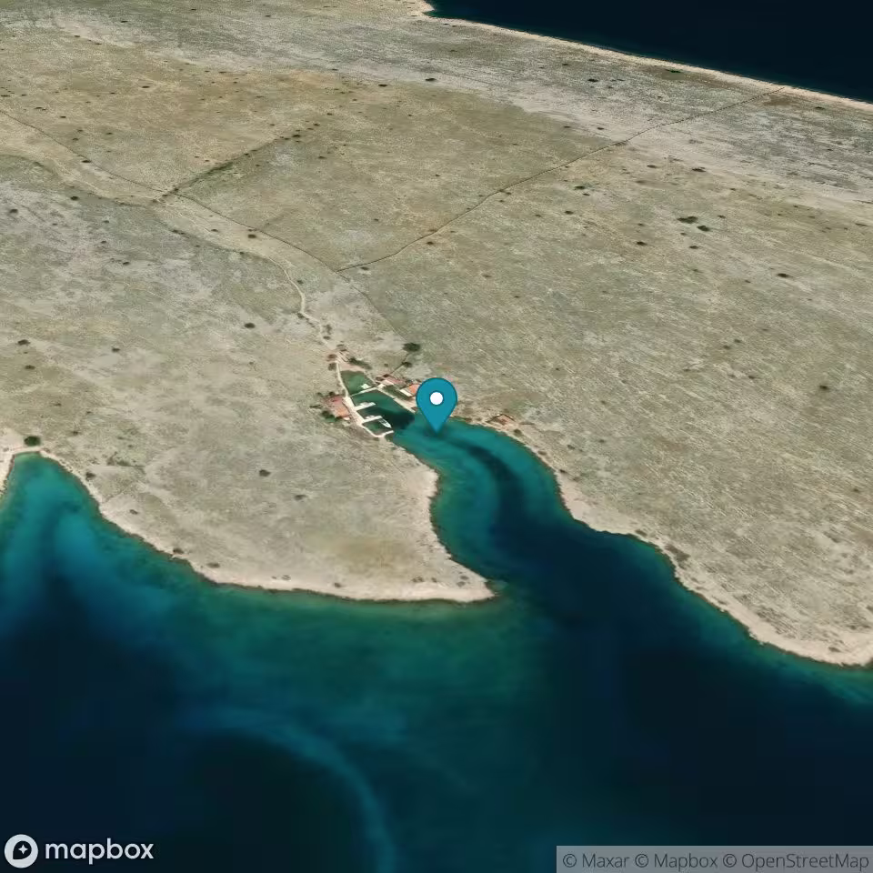 Ropotnica Bay