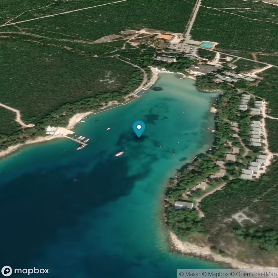 Luka Crvena Bay