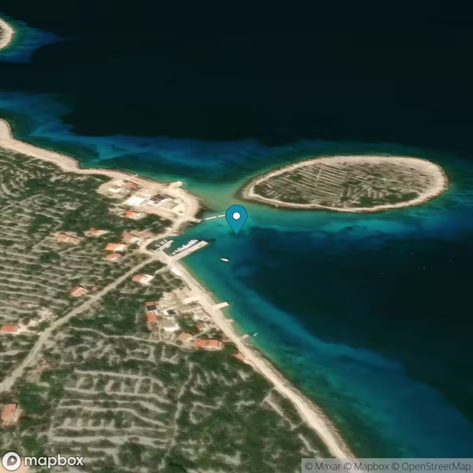 Kaprije Bay, Ostrica