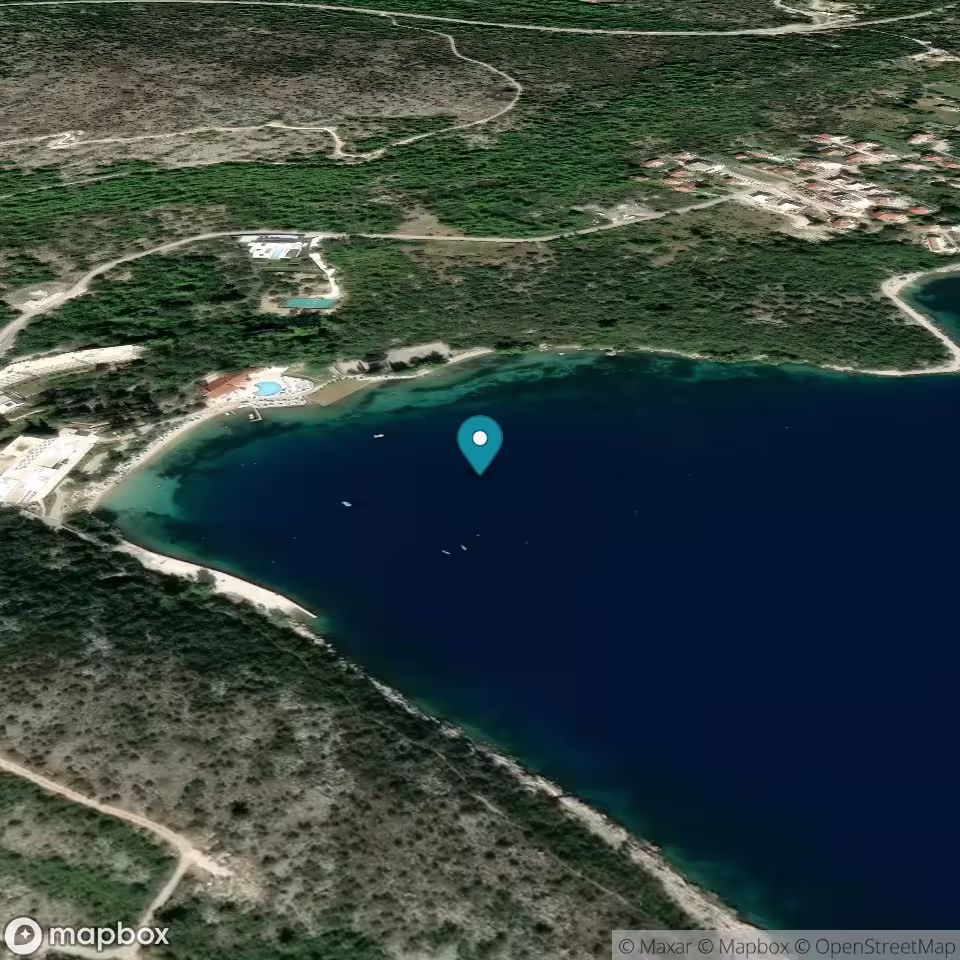 Luka Slano Bay, Osmine
